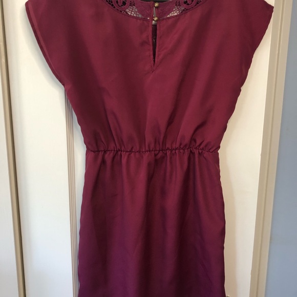 Forever 21 Burgundy Lace Neckline Dress with Pockets - Picture 2 of 7